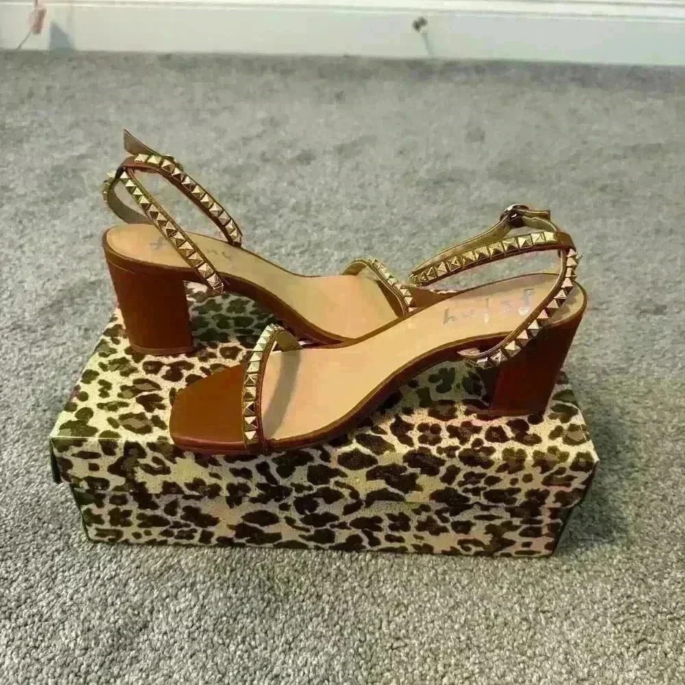 NIB NEW FS/NY Bianca Cognac Leather Studded Heels Size 7